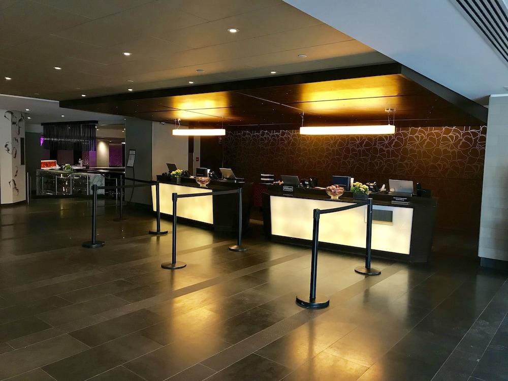 Doubletree By Hilton Hotel Montreal